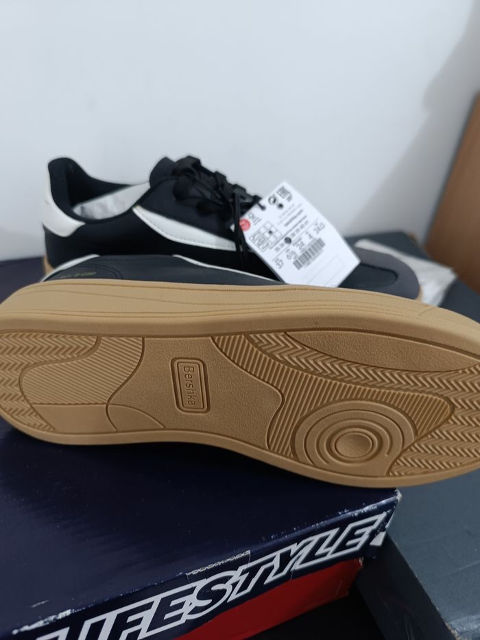 Basket femme neuf avec étiquette (40€ - photo numéro 2