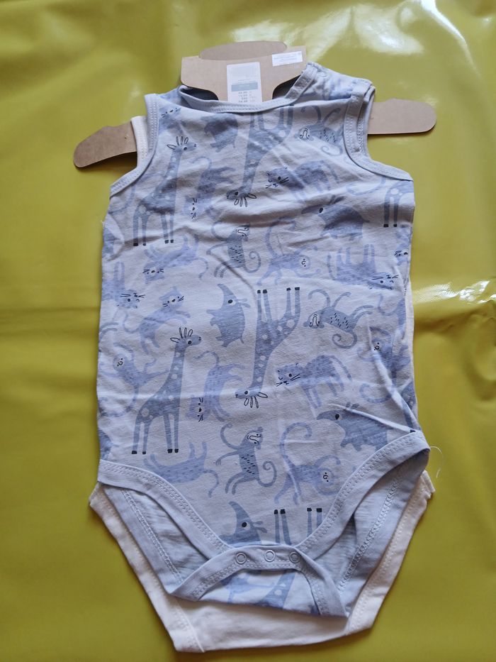 lot 2 bodies sans manches garcon cool club 86 cm 24 mois - photo numéro 2