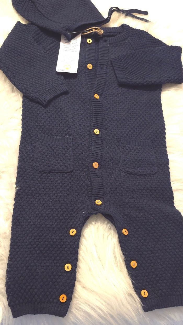 (Neuf non porté) 🏷💙🥰😍combinaison et bonnet tricot 9 mois garçon 😍🥰💙 - photo numéro 3