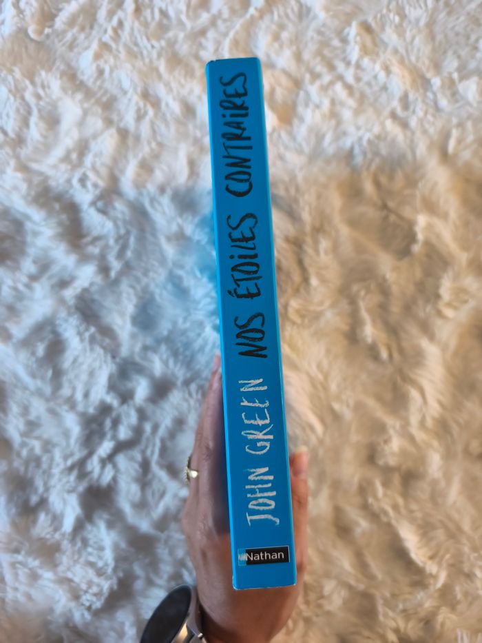 Nos étoiles contraires John Green - photo numéro 2