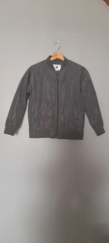 Bombers gris