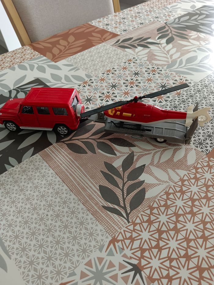 Voiture et remorque+hélicoptère - photo numéro 2
