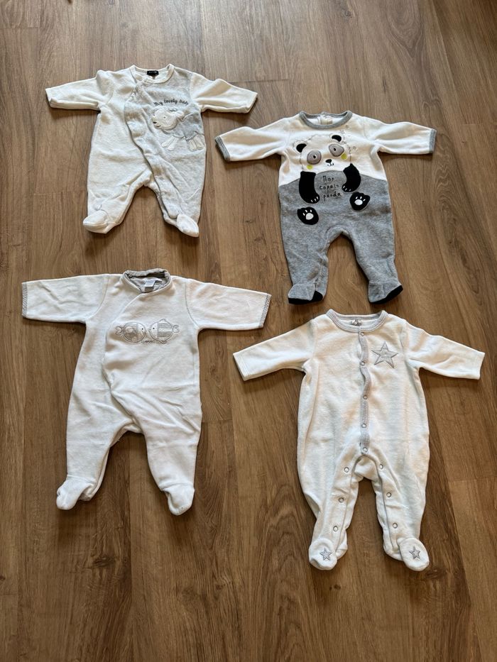 Lot de 4 pyjamas grenouillère bébé 1 mois très bon état Gemo Obaidi Orchestra Kiabi