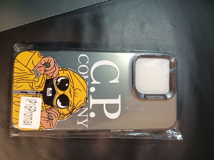 Coque cp company grise ip16 pro max