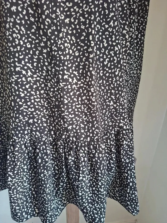 Robe noire et blanc, classique intemporelle, must-have de la garde robe, Glamorous, neuve, taille 38 - photo numéro 3