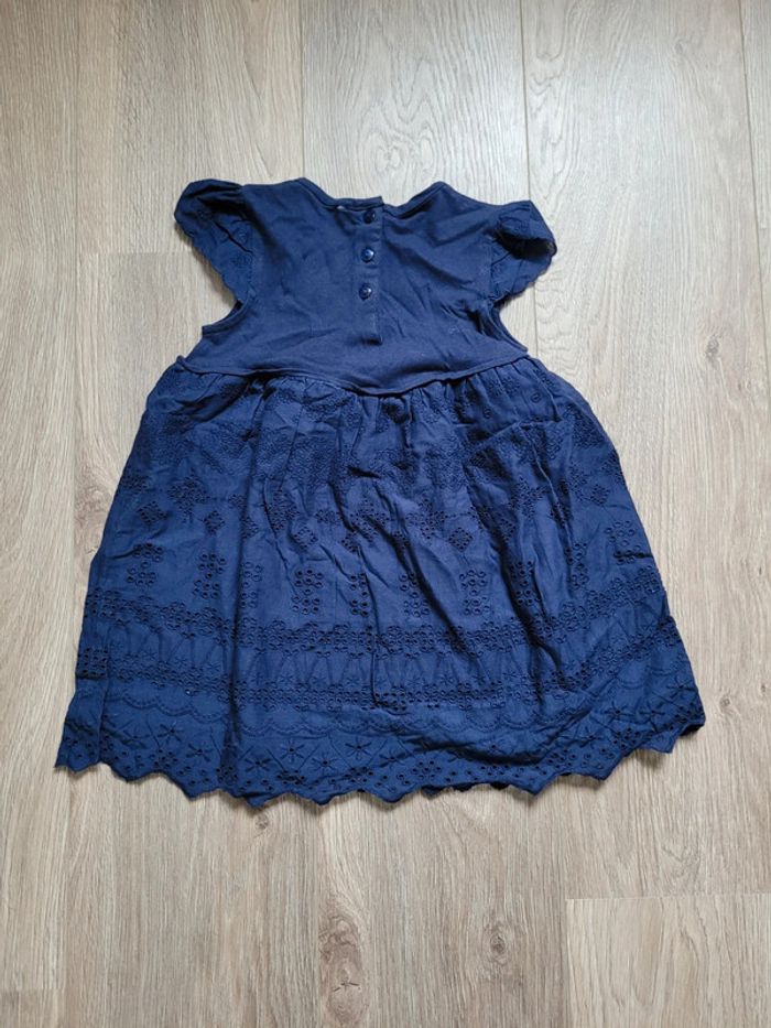 Robe bleu marine à broderies anglaises - photo numéro 6