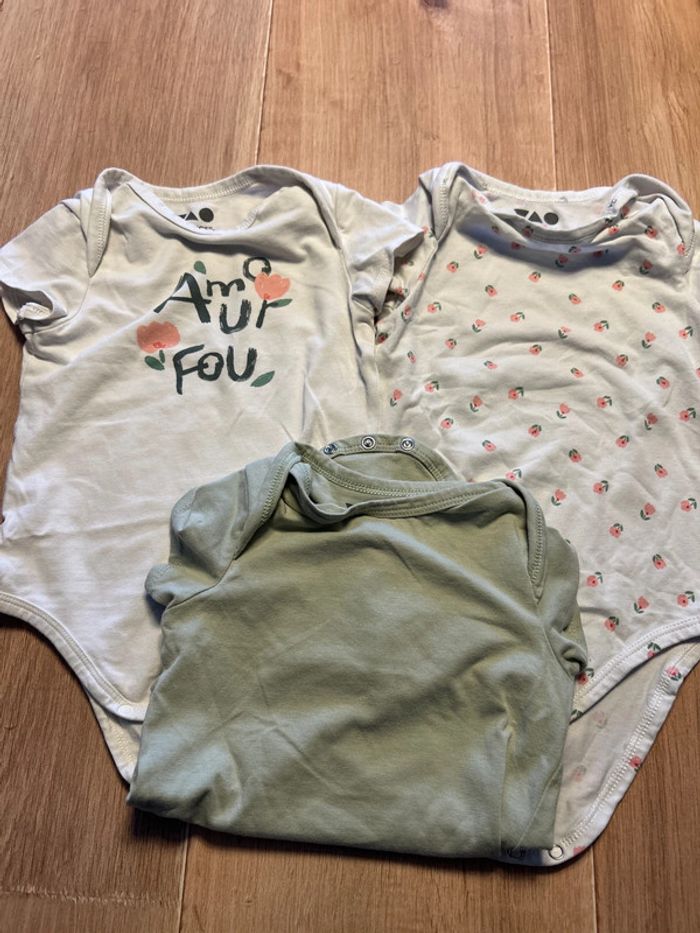 3 bodies manches courtes