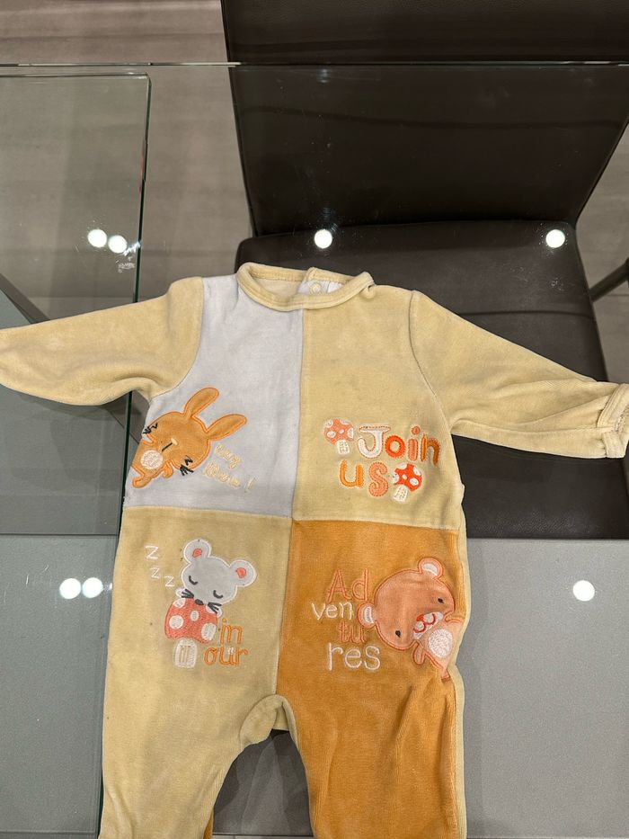 Lot de 12 pyjamas chauds bébé garçons 3 mois très bon état - photo numéro 4