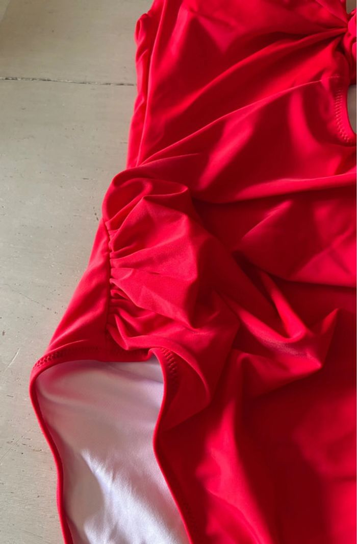 Maillot de bain rouge - photo numéro 2
