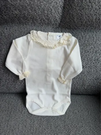 Bodie manches longues crème ivoire col pétale en dentelle Maiorista neuf