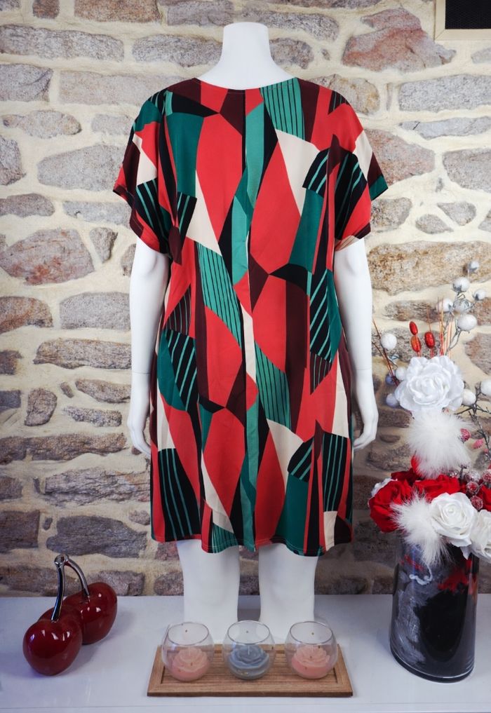 Robe d été géométrie chromatique multicolore Femme taille 54 marque Boohoo 🌺 - photo numéro 2