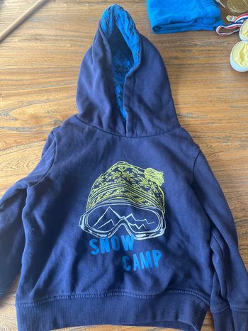 Pull bleu