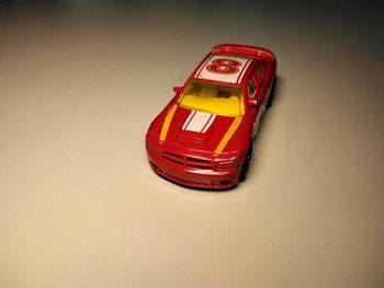 Voiture miniature Dodge Charger SRT8 Hot Wheels échelle 1/64 ; 3 inche