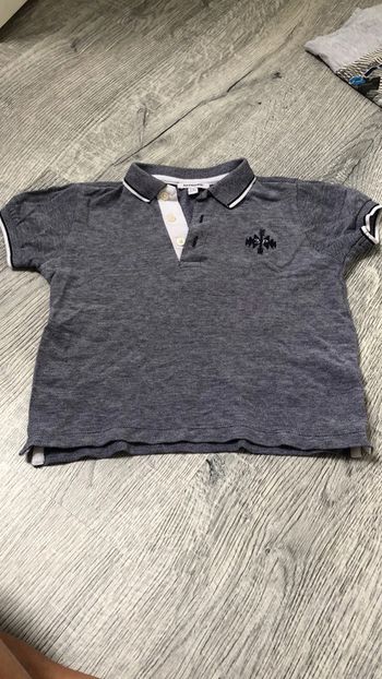 T-shirt col V _ 3 pommes _ 4 ans