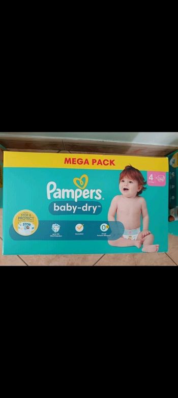 96 couches pampers baby dry taille 4