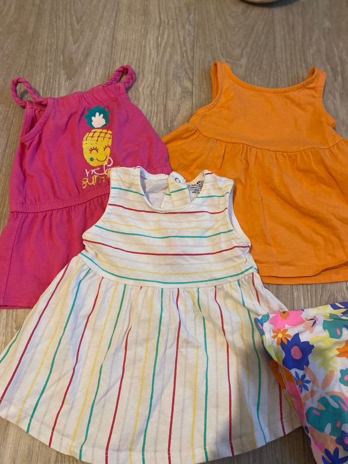Lot robe fille - photo numéro 2