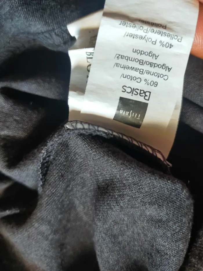 T-shirt  taille 10 ans - photo numéro 4