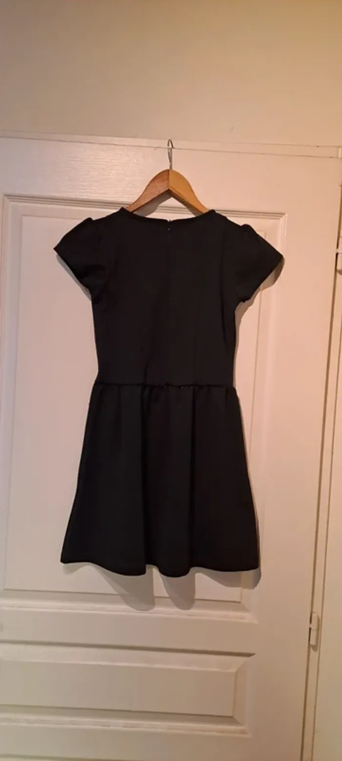 Robe hiver noire manches courtes - Marque Caprice de fille - Taille 10 ans - Très bon état. - photo numéro 6