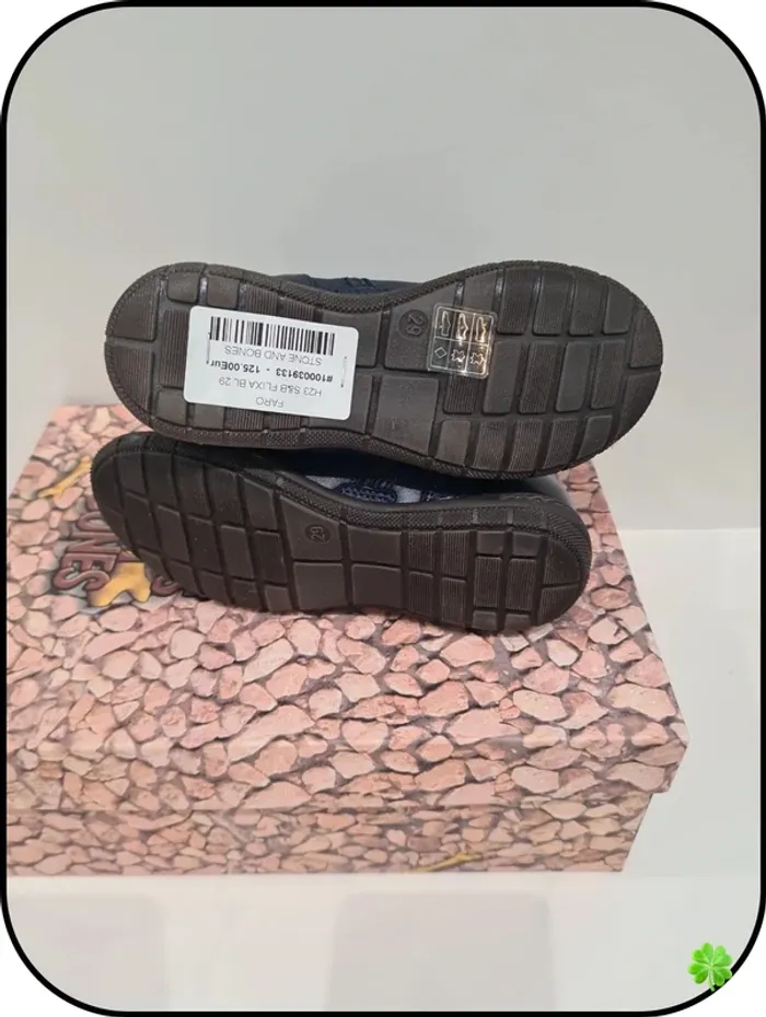 Chaussures Stones and Bones taille 29 - photo numéro 7