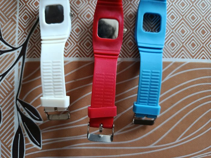 2 montres en silicone - photo numéro 4