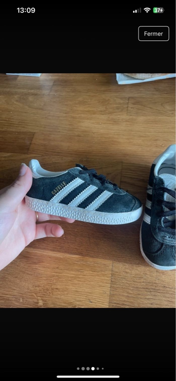Basket adidas gazelle noir taille 23 - photo numéro 2