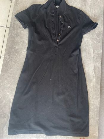Robe Lacoste