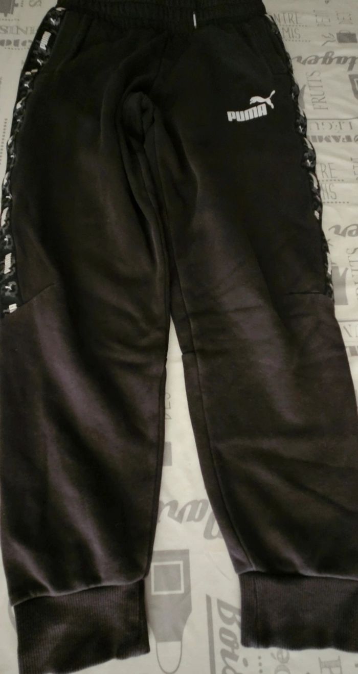Vend lot de 4 joggings, 1 robe, 1 veste, 2 jean, 1 pantalon  en stresh  filles 12ans