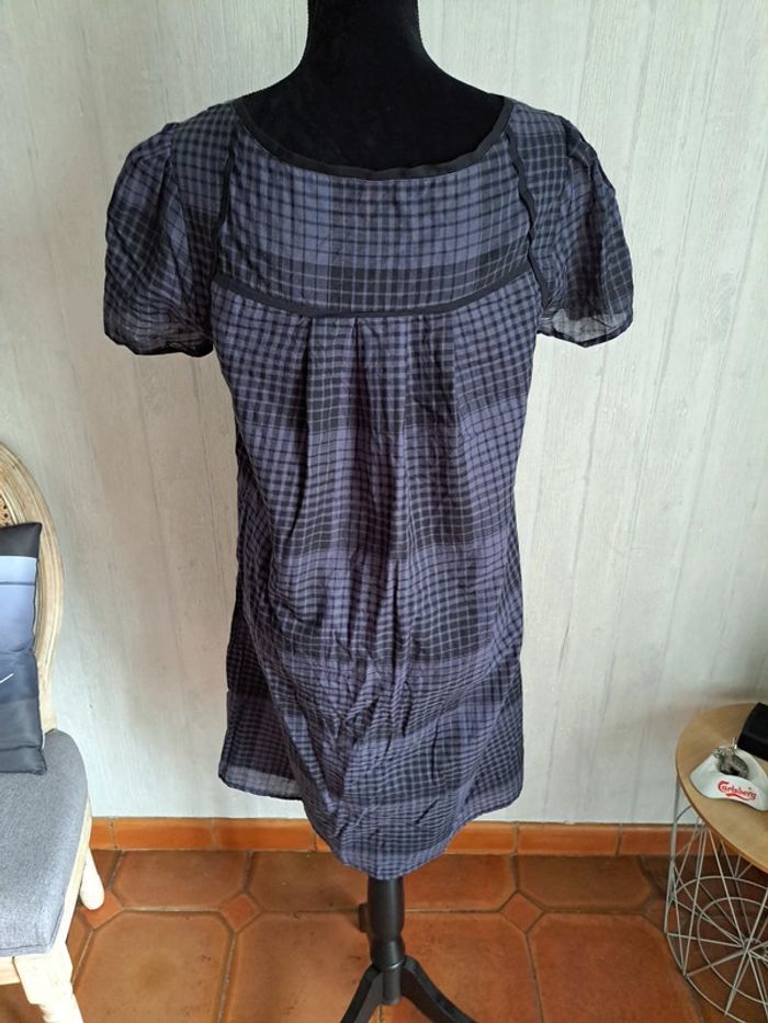 Robe violette et noire - photo numéro 5
