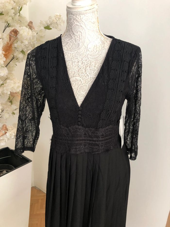 Robe en dentelle plissée neuve Zara taille M - photo numéro 2