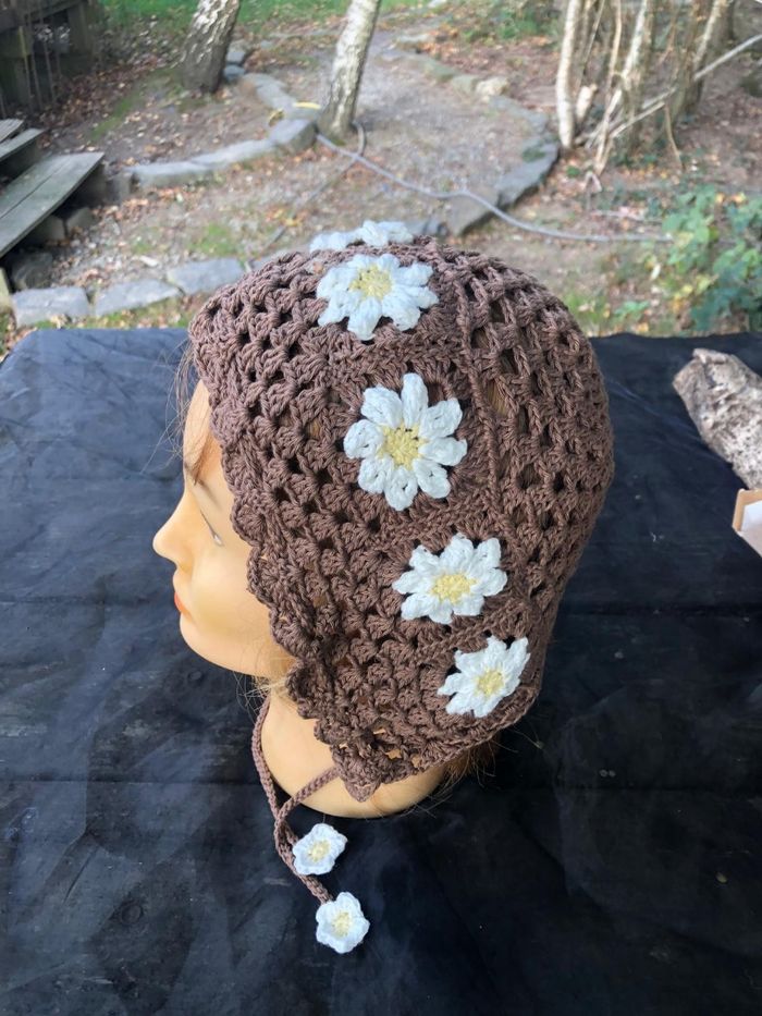 Bonnet fleuri - photo numéro 2