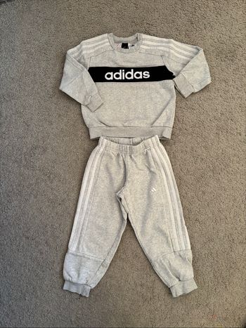 Survêtement adidas