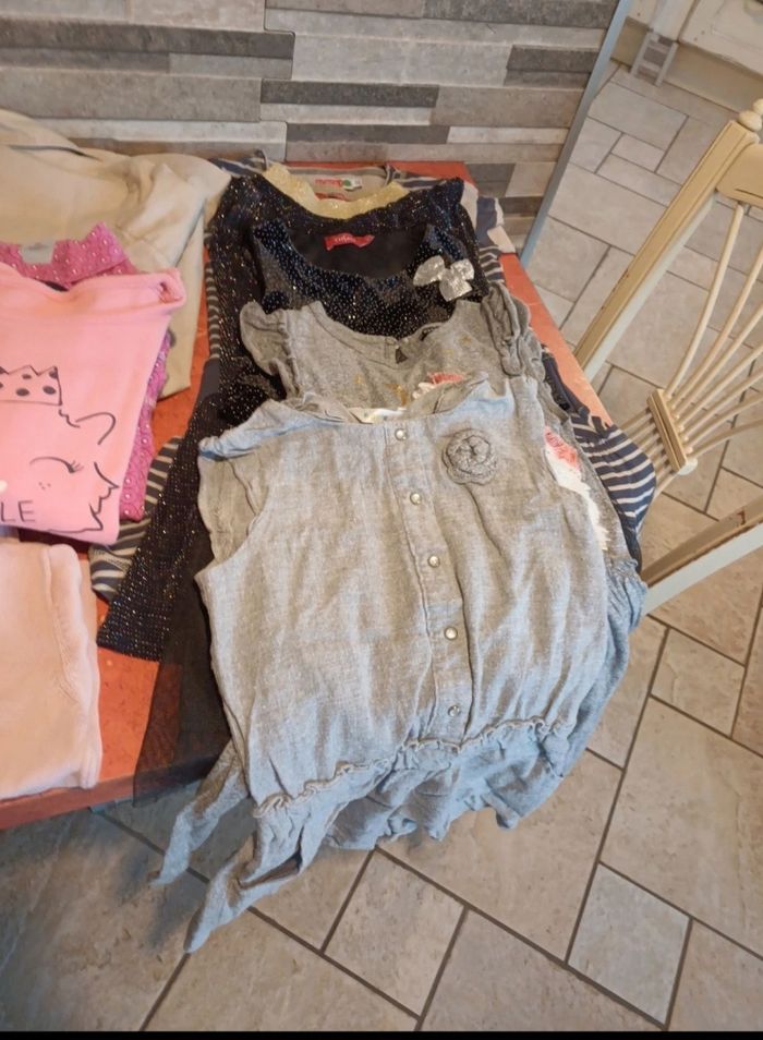 Lot de vêtements fille taille 4 ans - photo numéro 4