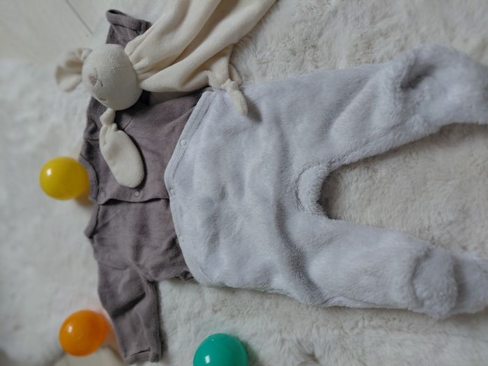 Pyjama 1 mois - photo numéro 4