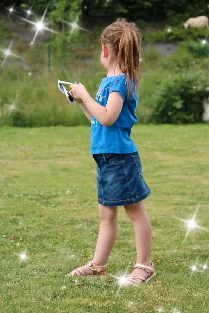 Lot de 2 t-shirts+ une jupe taille 5 ans. - photo numéro 17