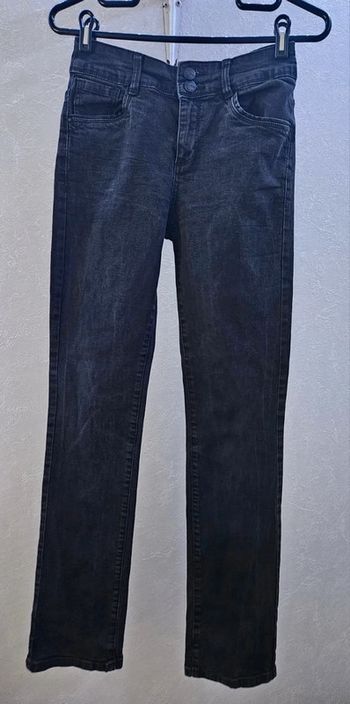 Jean.
Cache-cache.
Taille :36