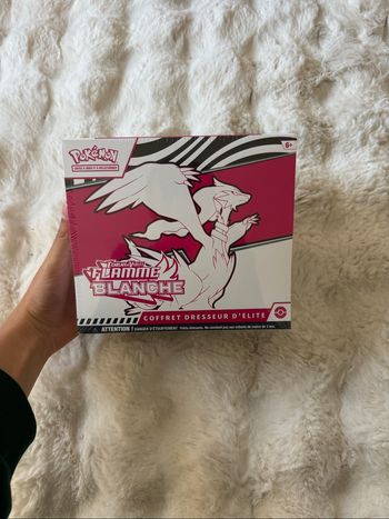 ETB EV 10.5 - Coffret Dresseur d'élite Flamme Blanche