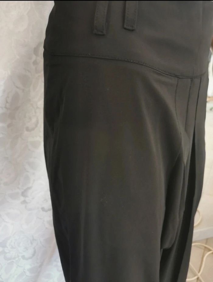 Pantacourt noir type sarouel – Taille 36. La Mode Est À Vous - photo numéro 3