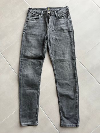 Jean femme LEE W29 L31 (taille L 40)