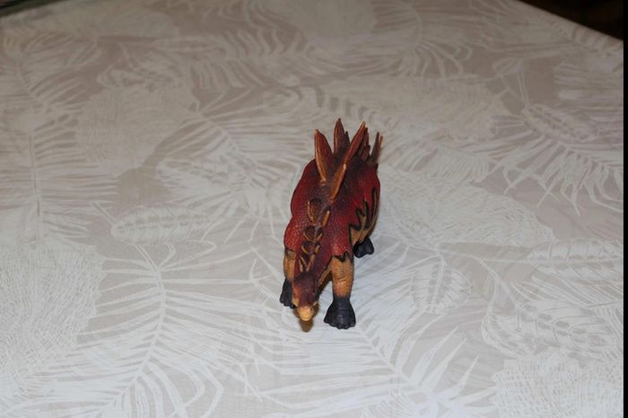 dinosaure stégosaure - photo numéro 2