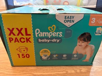 Couche Pampers taille 3