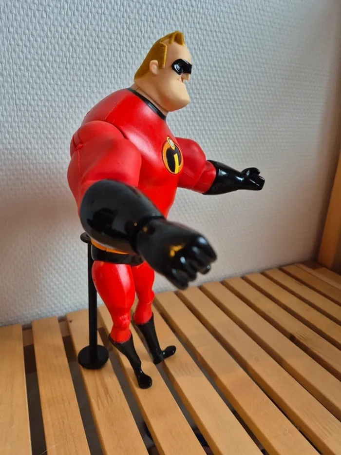Lots figurines et une peluche indestructible - photo numéro 3