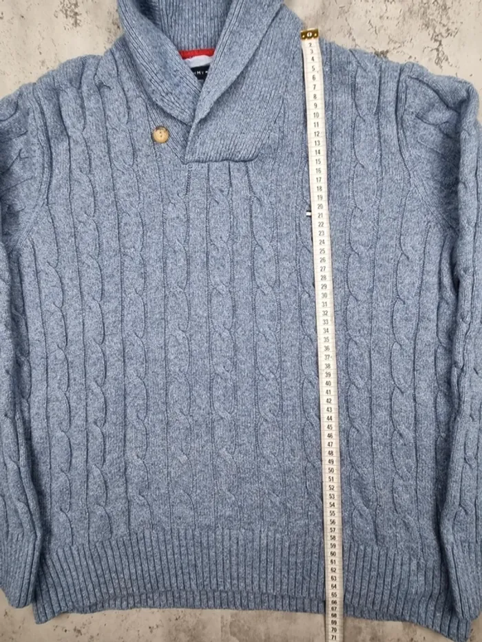 Pull torsadé col châle Tommy Hilfiger – Bleu clair – Taille L Hommes (mesures en photos) - photo numéro 9