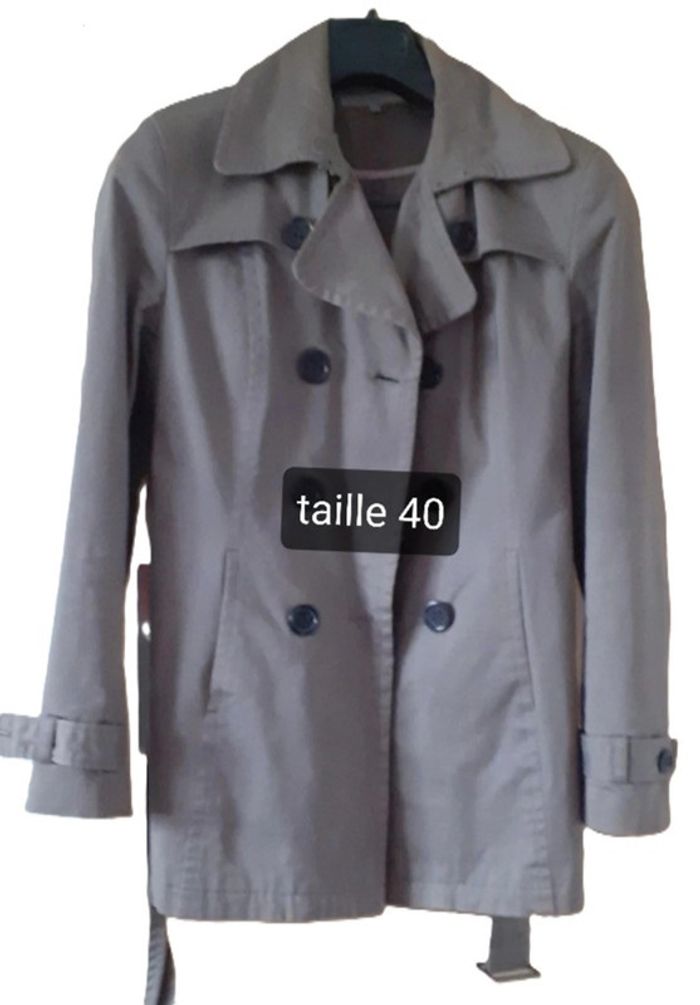 Très beau trench Etam. Taille 40. Très bon état