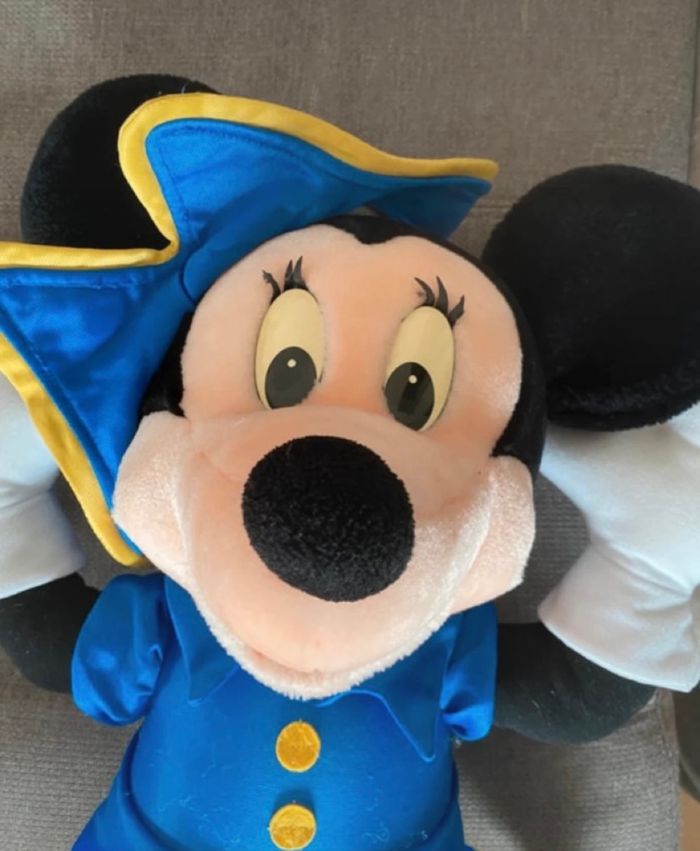 Grande peluche Minnie mousquetaire - photo numéro 3