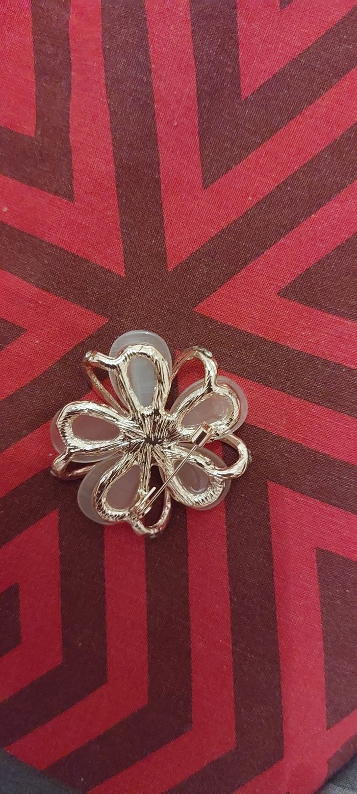 Broche pour femme - photo numéro 5