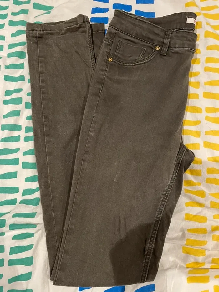 Jean femme taille 38 de marque Camaïeu très bon état