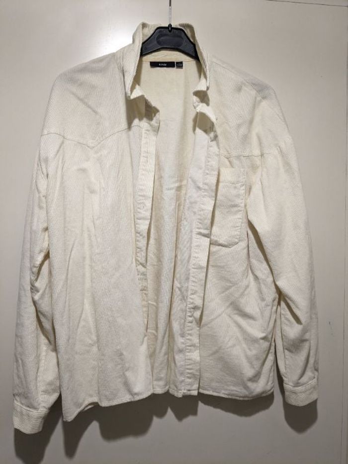 Chemise en velours côtelé Kiabi Écru. Taille L