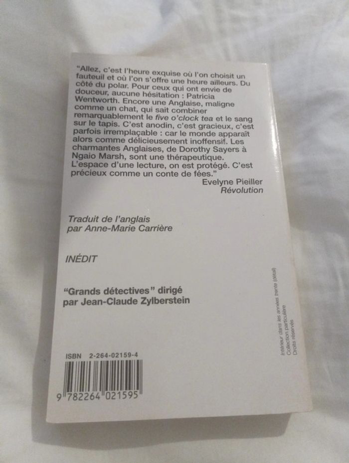 Patricia Wentworth - A travers le mur - photo numéro 2