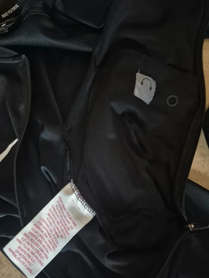 Ensemble Nike en S Enfant (8/10 ans) - photo numéro 7