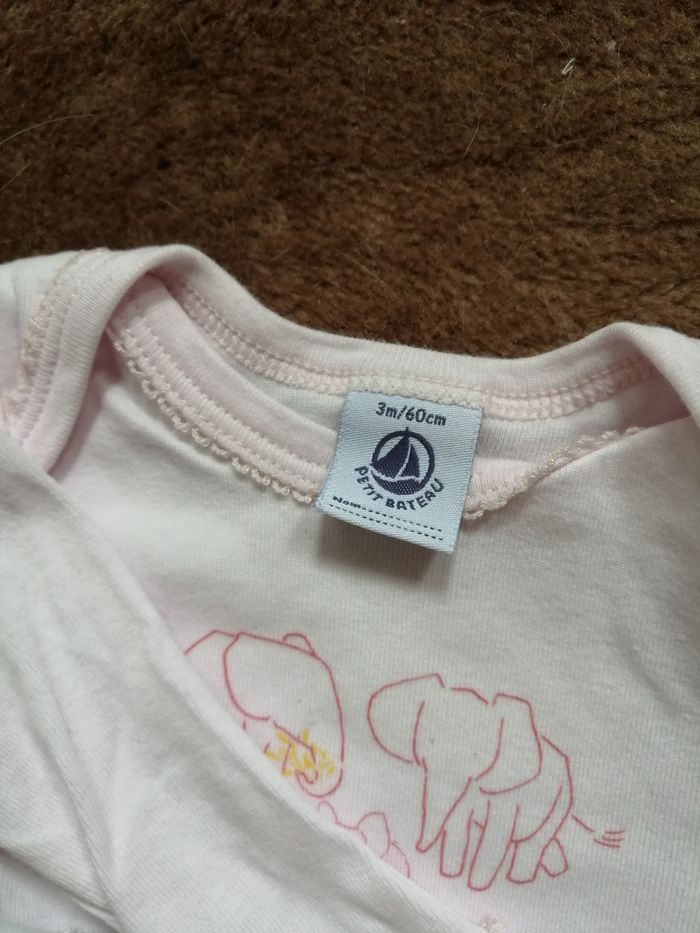 Lot 6 bodies Petit Bateau taille 3 mois - photo numéro 4